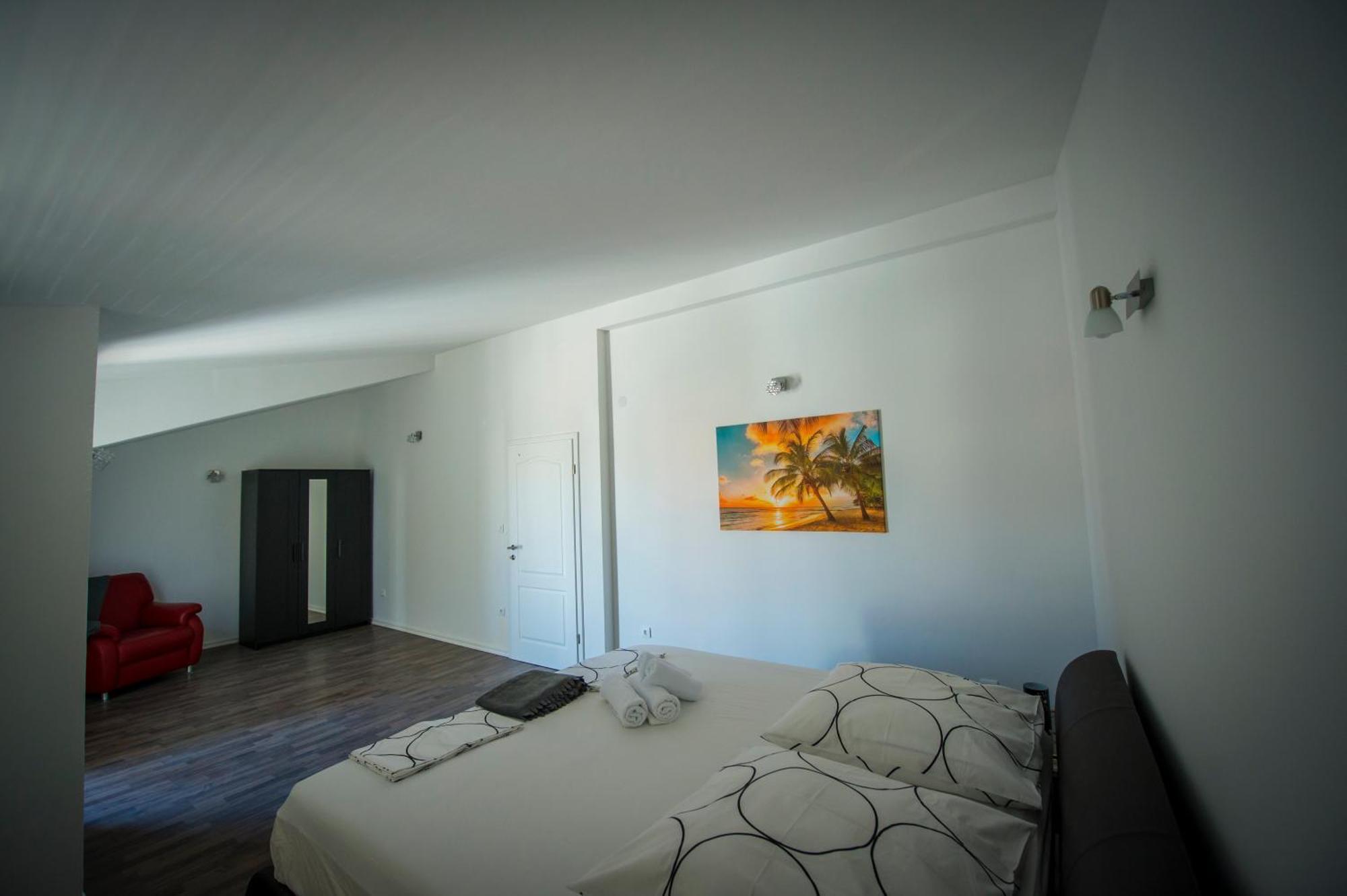 Apartments Nena Подстрана Экстерьер фото