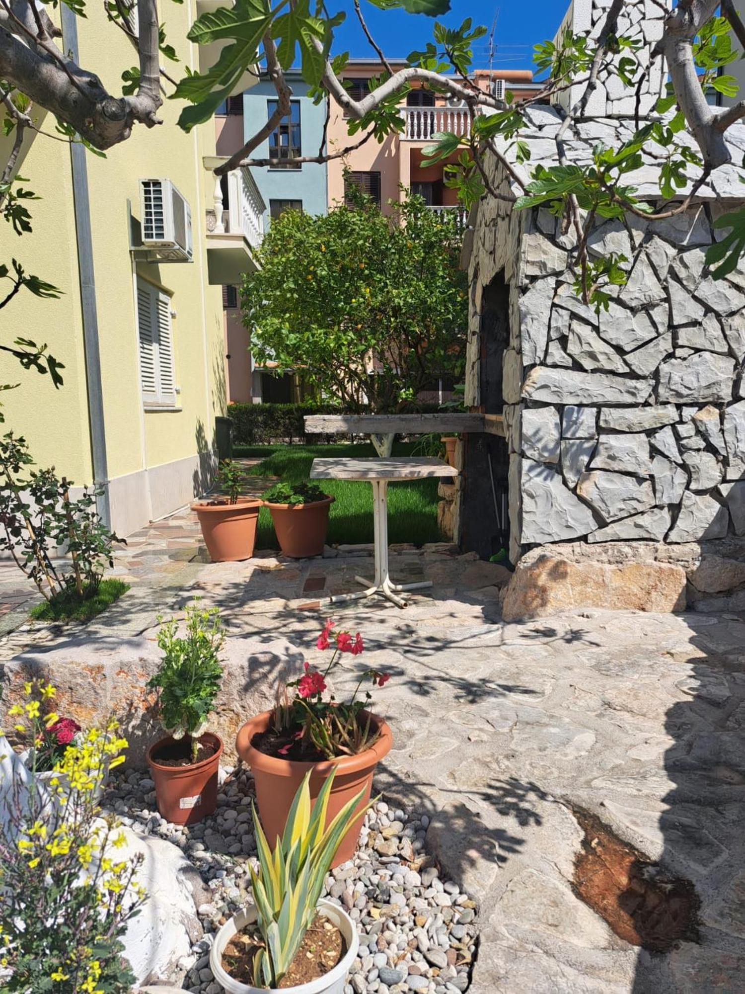 Apartments Nena Подстрана Экстерьер фото